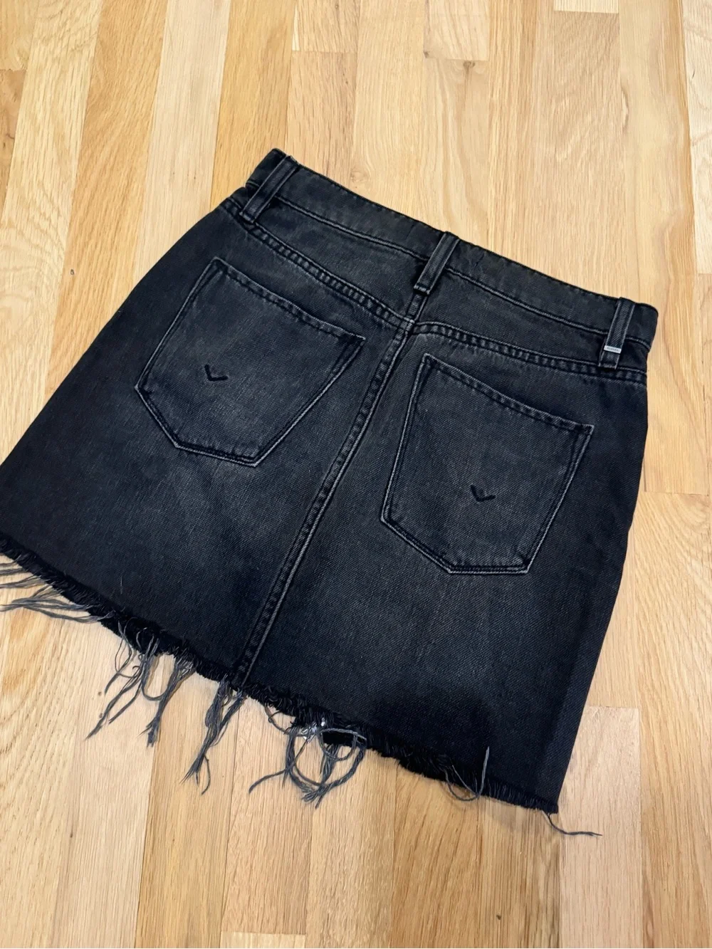 Hudson Jeans Black Denim Skirt with Subtle Stitching Size 25